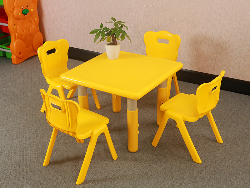 children plastic table & chair